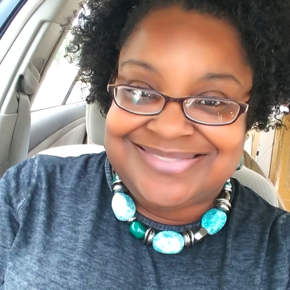 Meet your Posher, Latonia - Picture 1 of 1